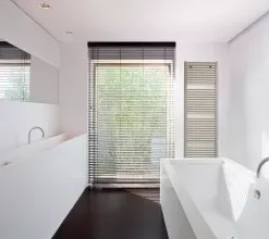 Vasco IRIS HDRM Licht Gebogen Handdoekradiator 1734 X 450 (849 Watt) Kleur Ral 9016