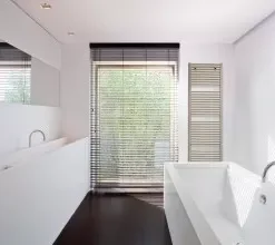 Vasco IRIS HDRM Licht Gebogen Handdoekradiator 2022 X 600 (1325 Watt) Kleur Ral 9016