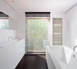 Vasco IRIS HDRM Licht Gebogen Handdoekradiator 690 X 500 (389 Watt) Kleur Ral 9016